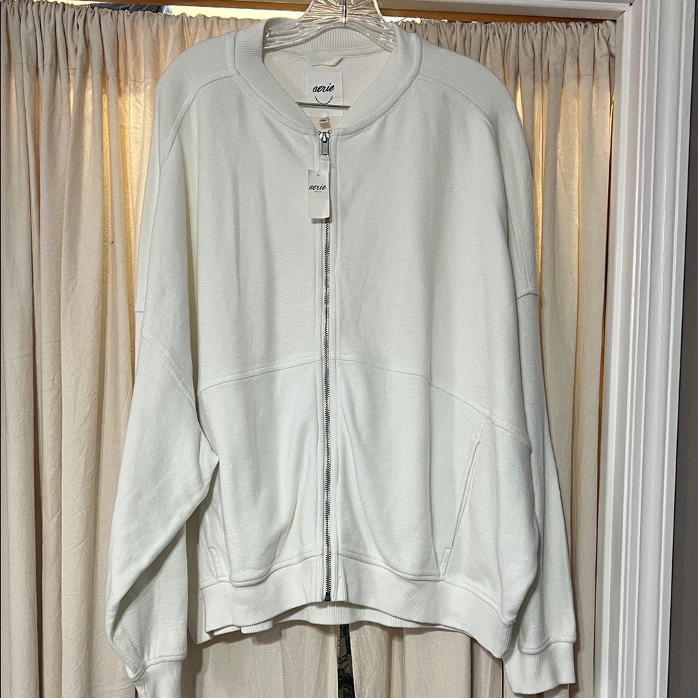 NWT Arie Hoodless Zip Up